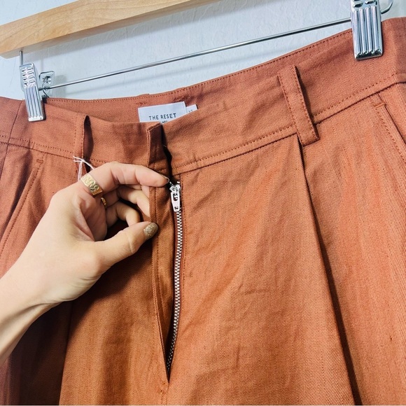 The Reset R Label The Eco Slouchy Trouser in Cedar XS - Picture 6 of 9